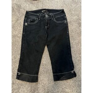 Rewind Black Capris‎